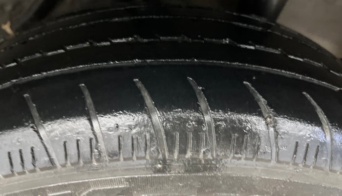 2015 Honda Brio S MT, Petrol, Manual, 82,523 km, Left Rear Tyre Tread