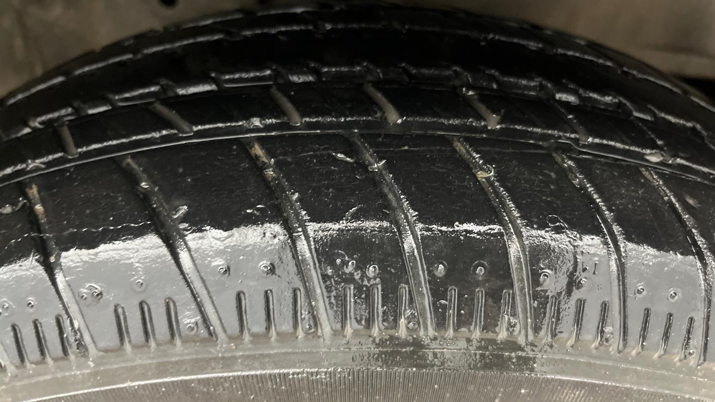 2015 Honda Brio S MT, Petrol, Manual, 82,308 km, Right Front Tyre Tread
