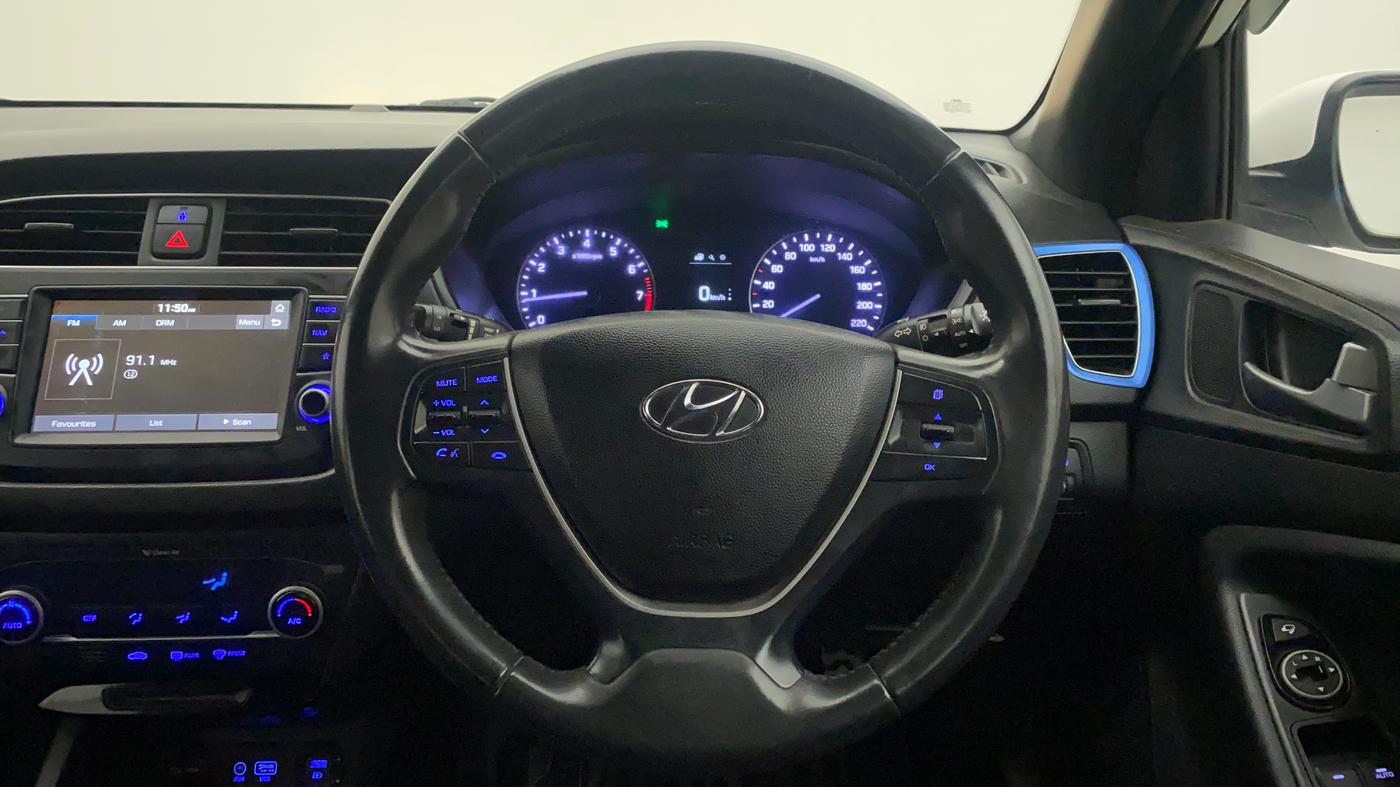 2018 Hyundai i20 Active 1.2 SX, Petrol, Manual, 78,963 km, Steering Wheel Close Up