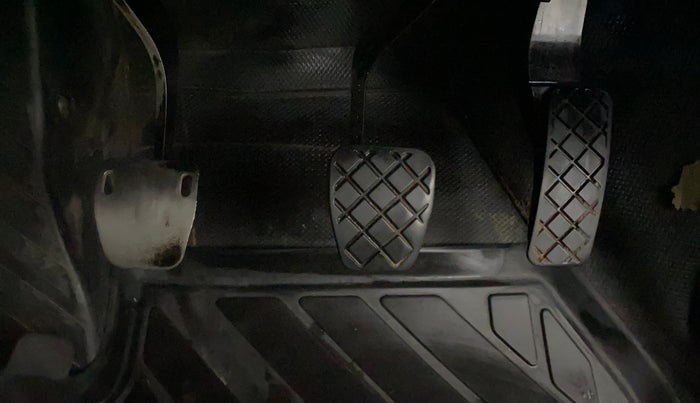 2022 Volkswagen TAIGUN TOPLINE 1.0 TSI MT, Petrol, Manual, 78,249 km, Pedals