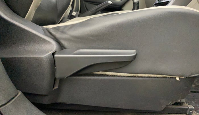 2022 Volkswagen TAIGUN TOPLINE 1.0 TSI MT, Petrol, Manual, 78,249 km, Driver Side Adjustment Panel