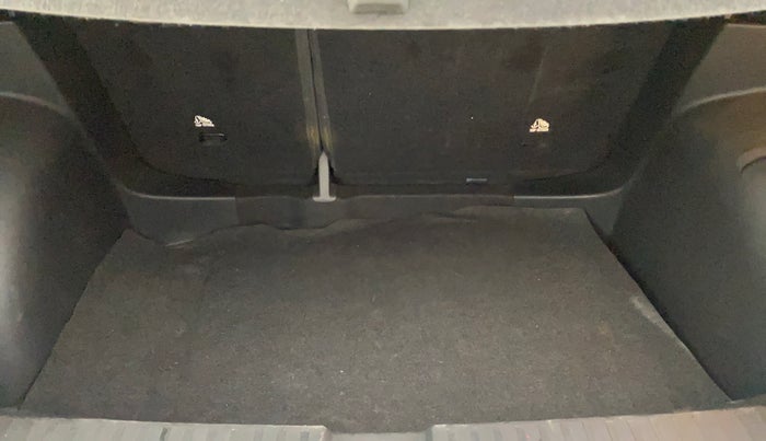 2022 Volkswagen TAIGUN TOPLINE 1.0 TSI MT, Petrol, Manual, 78,249 km, Boot Inside