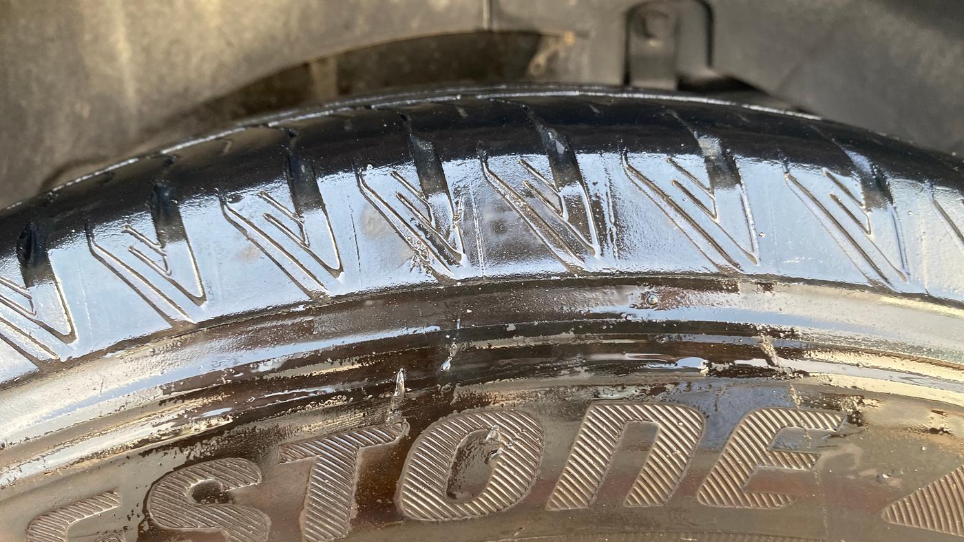 2021 Mahindra XUV500 W11, Diesel, Manual, 87,424 km, Left Rear Tyre Tread