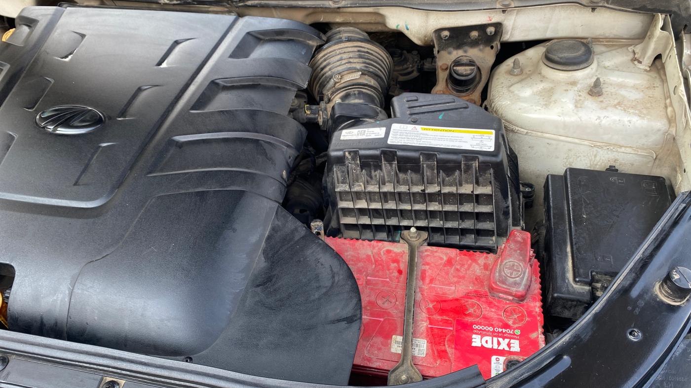 2021 Mahindra XUV500 W11, Diesel, Manual, 87,424 km, Engine View - Left