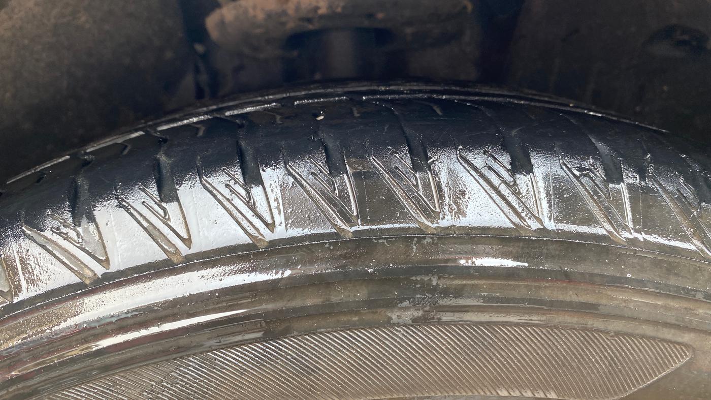 2021 Mahindra XUV500 W11, Diesel, Manual, 87,424 km, Right Front Tyre Tread