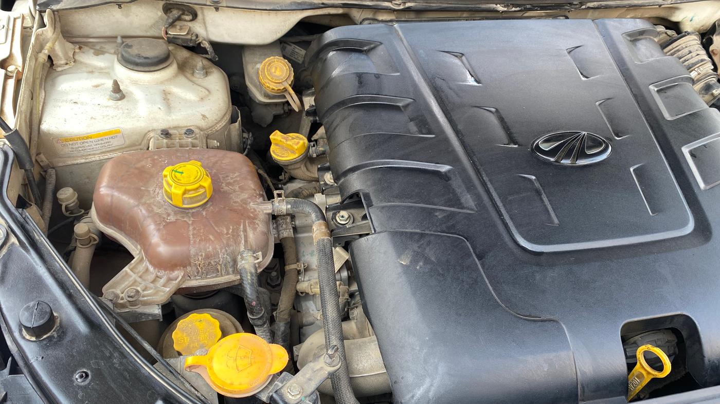 2021 Mahindra XUV500 W11, Diesel, Manual, 87,424 km, Engine View - Right