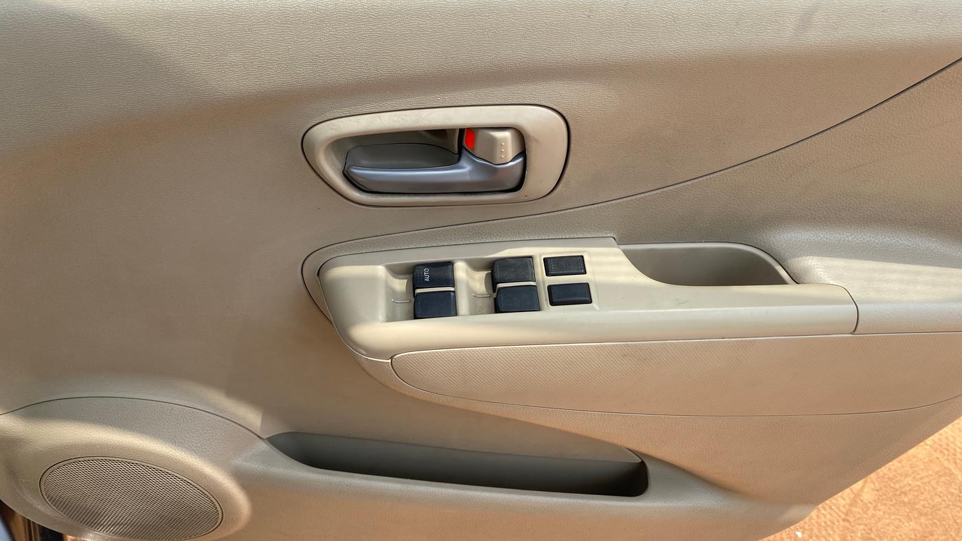 2013 Maruti A Star VXI (ABS) AT, Petrol, Automatic, 60,978 km, Driver Side Door Panels Control