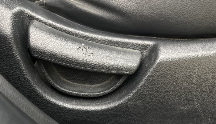 2017 Hyundai Grand i10 MAGNA 1.2 KAPPA VTVT, Petrol, Manual, 81,358 km, Driver Side Adjustment Panel