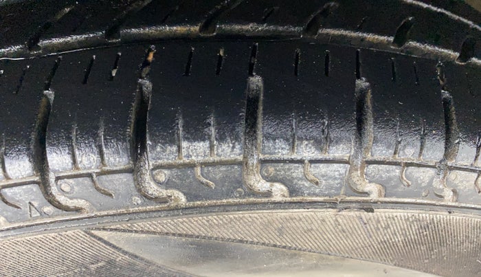 2018 Datsun Redi Go T (O), Petrol, Manual, 76,264 km, Left Front Tyre Tread