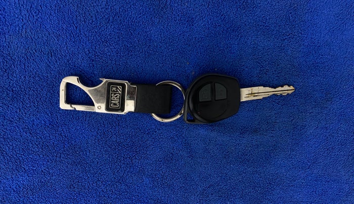 2017 Maruti Swift LXI (O), Petrol, Manual, 89,803 km, Key Close Up