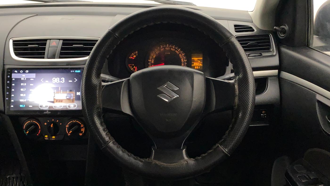 2017 Maruti Swift LXI (O), Petrol, Manual, 89,803 km, Steering Wheel Close Up