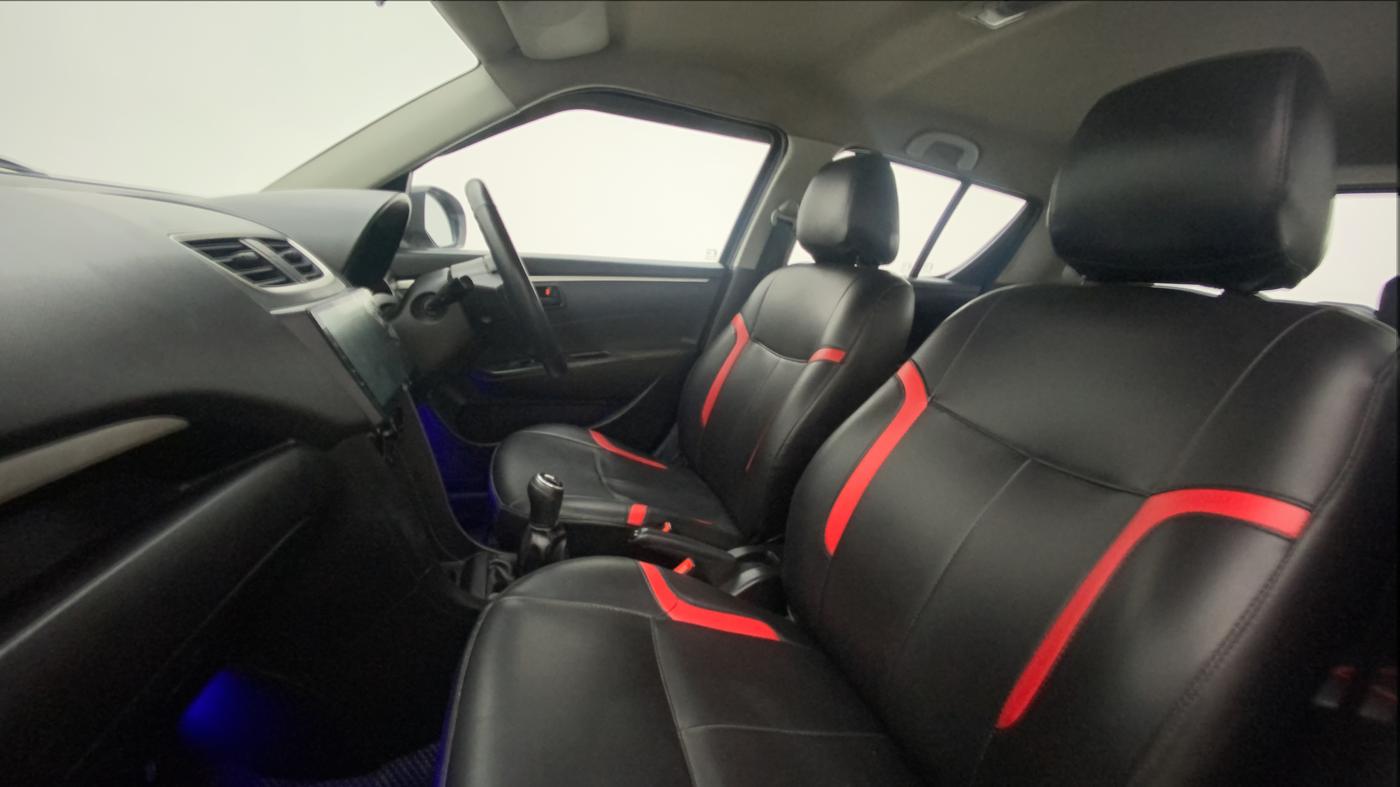 2017 Maruti Swift LXI (O), Petrol, Manual, 89,803 km, Right Side Front Door Cabin