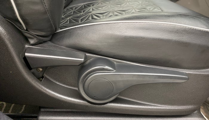 2019 Tata NEXON XZA+ 1.5, Diesel, Automatic, 31,636 km, Driver Side Adjustment Panel