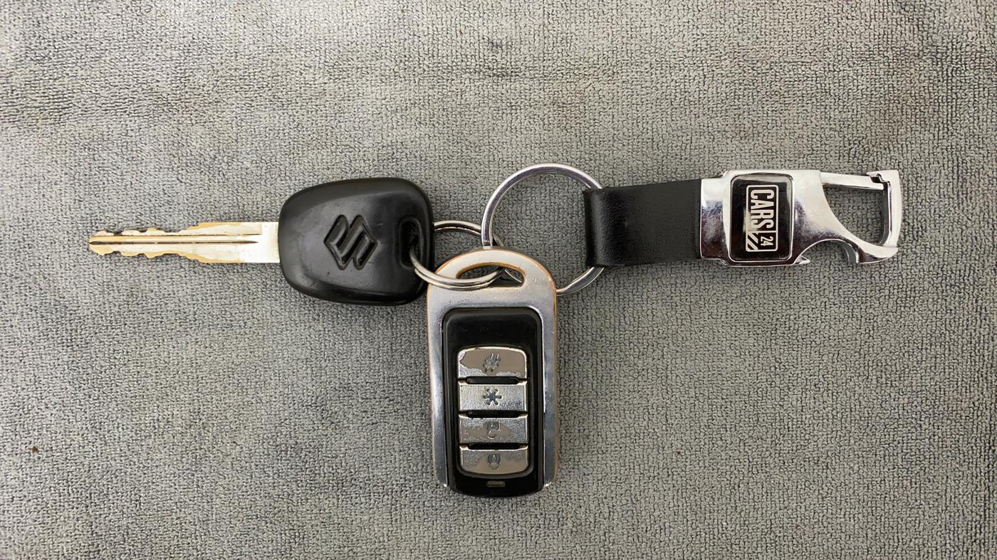 2015 Maruti Swift Dzire LXI, Petrol, Manual, 96,236 km, Key Close Up