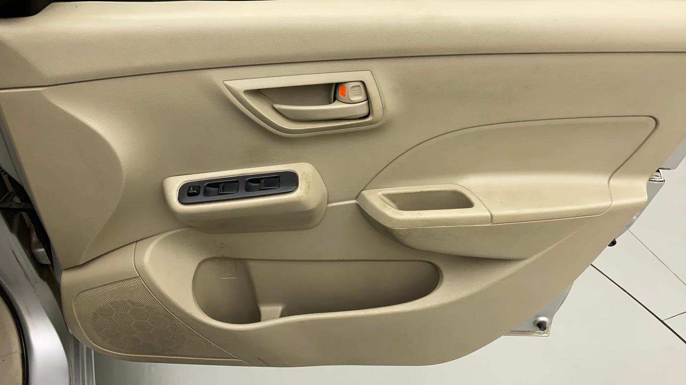 2015 Maruti Swift Dzire LXI, Petrol, Manual, 96,236 km, Driver Side Door Panels Control