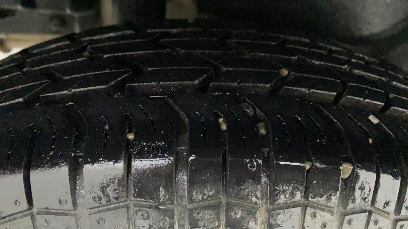 2015 Maruti Swift Dzire LXI, Petrol, Manual, 96,236 km, Right Rear Tyre Tread