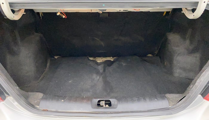 2015 Maruti Swift Dzire LXI, Petrol, Manual, 96,236 km, Boot Inside