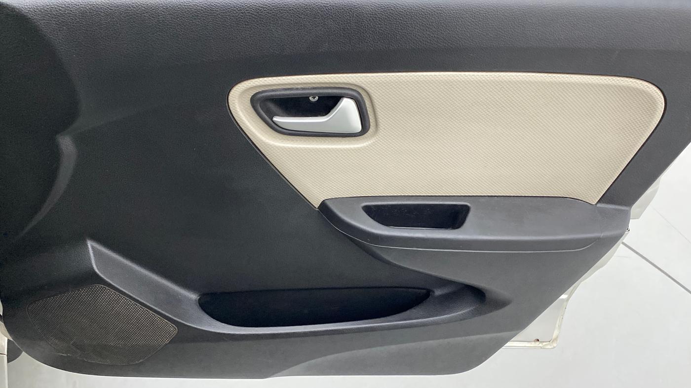 2019 Maruti Alto LXI, Petrol, Manual, 43,419 km, Driver Side Door Panels Control