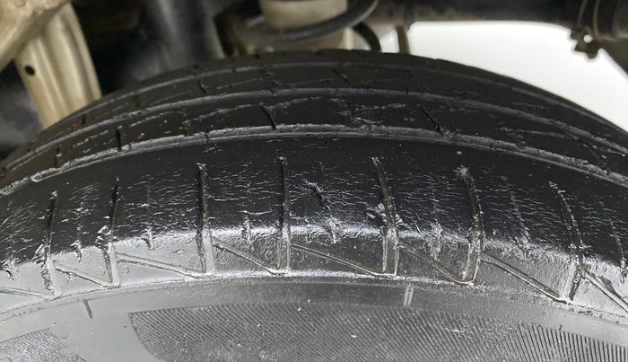 2019 Maruti Alto LXI, Petrol, Manual, 43,419 km, Left Rear Tyre Tread