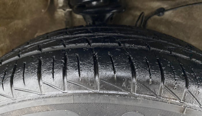 2019 Maruti Alto LXI, Petrol, Manual, 43,419 km, Right Front Tyre Tread