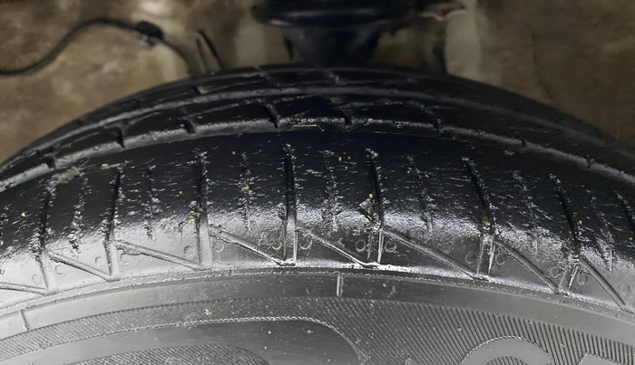 2019 Maruti Alto LXI, Petrol, Manual, 43,419 km, Left Front Tyre Tread