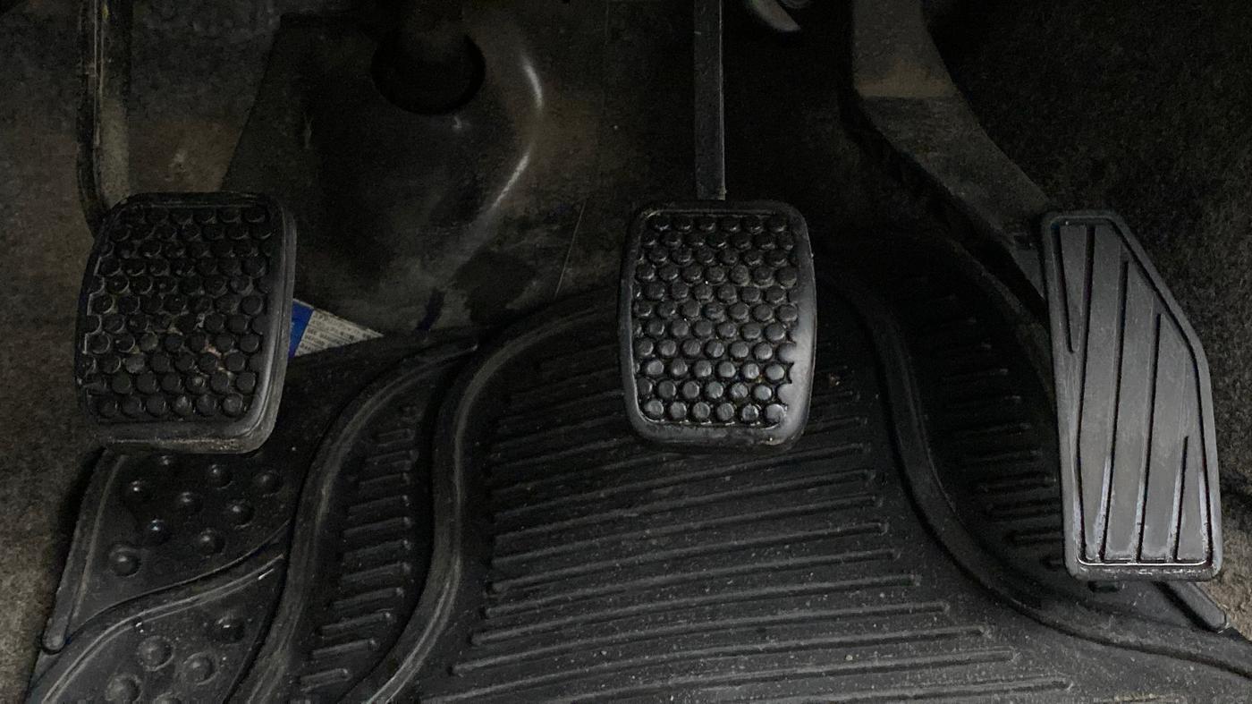 2019 Maruti Alto LXI, Petrol, Manual, 43,419 km, Pedals
