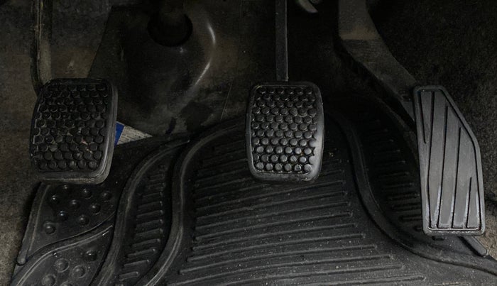 2019 Maruti Alto LXI, Petrol, Manual, 43,419 km, Pedals