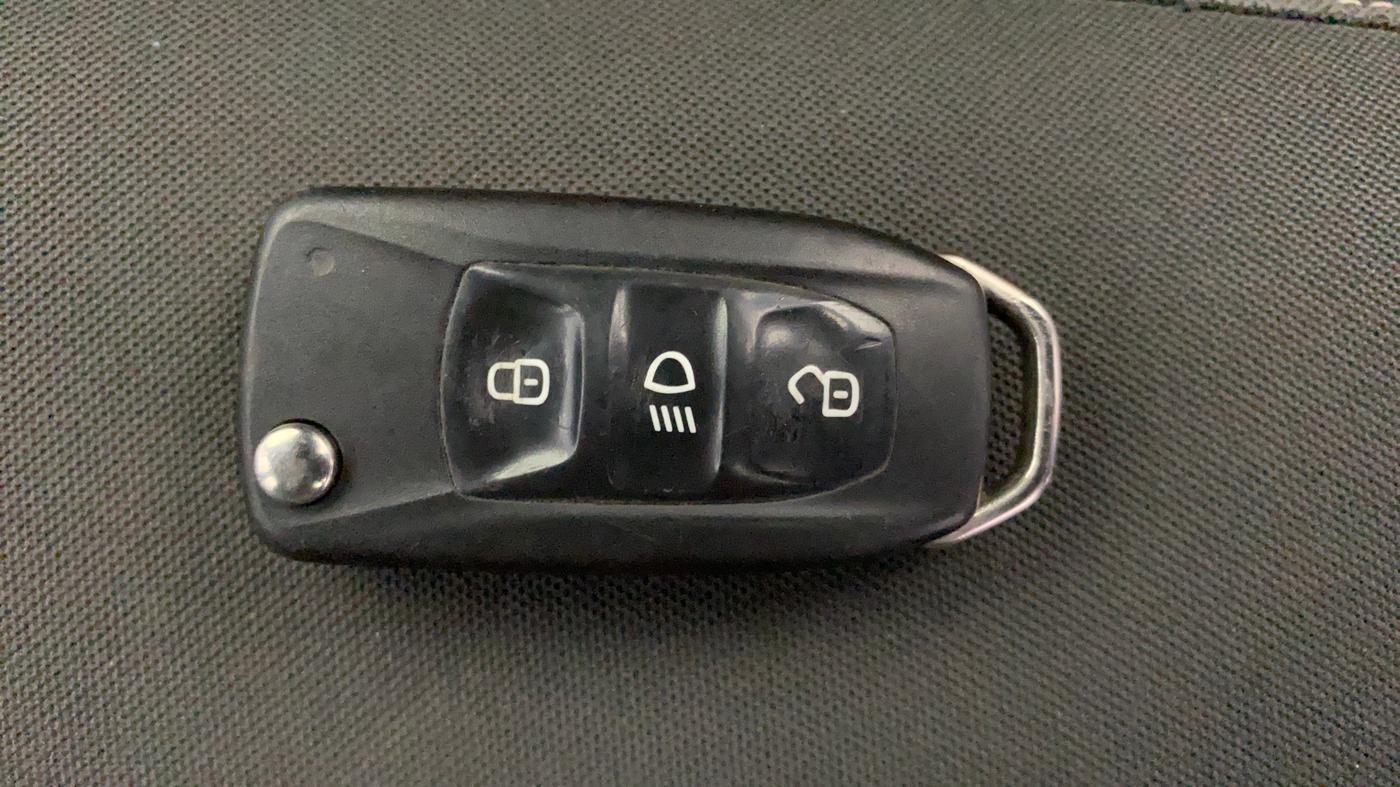 2020 Tata Tiago XZ PLUS PETROL, Petrol, Manual, 42,331 km, Key Close Up
