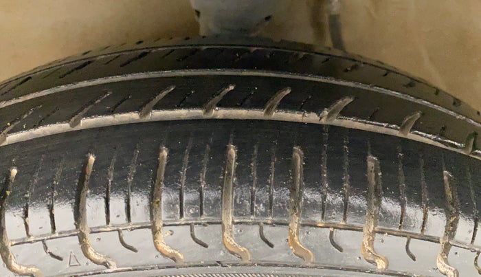 2015 Maruti Alto 800 LXI, Petrol, Manual, 16,395 km, Left Front Tyre Tread
