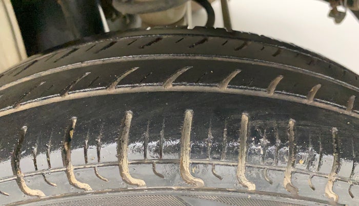 2015 Maruti Alto 800 LXI, Petrol, Manual, 16,395 km, Left Rear Tyre Tread
