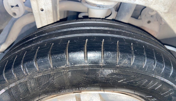 2016 Maruti Alto 800 LXI, Petrol, Manual, 66,920 km, Right Rear Tyre Tread