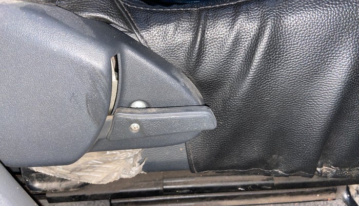 2016 Maruti Alto 800 LXI, Petrol, Manual, 66,920 km, Driver Side Adjustment Panel