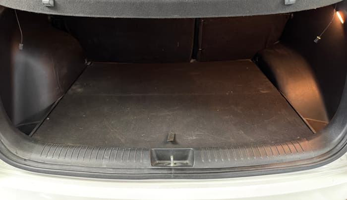 2016 Hyundai Creta SX PLUS AT 1.6 PETROL, Petrol, Automatic, 62,726 km, Boot Inside