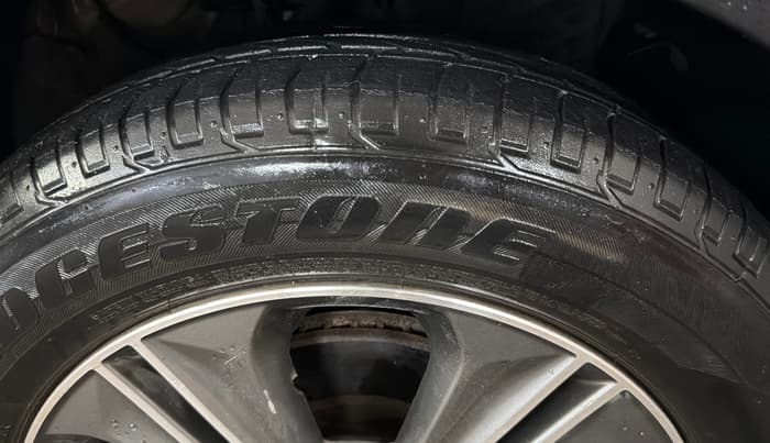 2016 Hyundai Creta SX PLUS AT 1.6 PETROL, Petrol, Automatic, 62,726 km, Right Front Tyre Tread