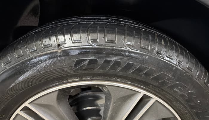 2016 Hyundai Creta SX PLUS AT 1.6 PETROL, Petrol, Automatic, 62,726 km, Right Rear Tyre Tread