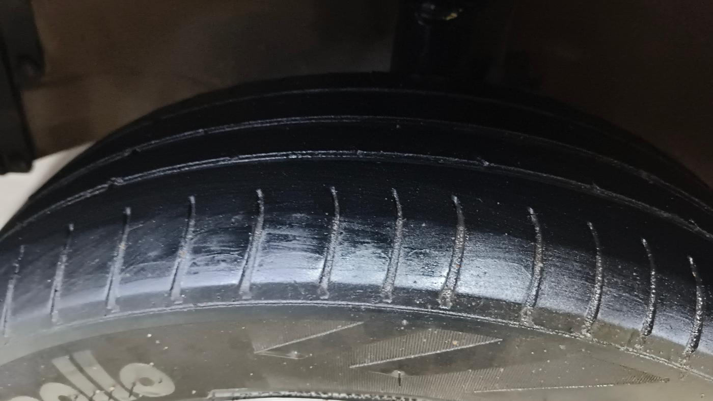 2017 Maruti Wagon R 1.0 VXI, Petrol, Manual, 1,17,308 km, Left Front Tyre Tread