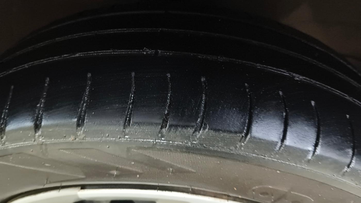 2017 Maruti Wagon R 1.0 VXI, Petrol, Manual, 1,17,308 km, Right Front Tyre Tread
