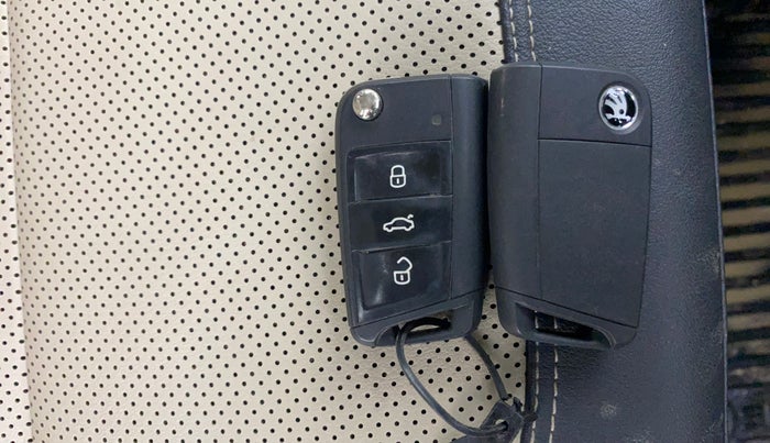 2022 Skoda SLAVIA STYLE 1.5L TSI DSG, Petrol, Automatic, 50,227 km, Key Close Up