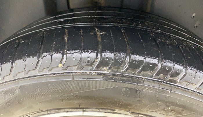 2022 Skoda SLAVIA STYLE 1.5L TSI DSG, Petrol, Automatic, 50,227 km, Right Rear Tyre Tread