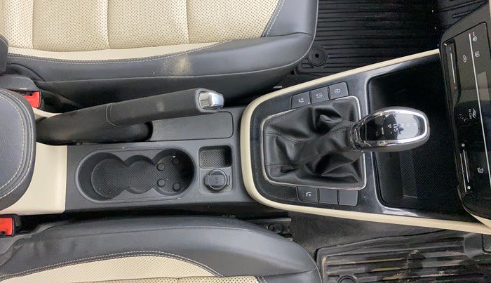 2022 Skoda SLAVIA STYLE 1.5L TSI DSG, Petrol, Automatic, 50,227 km, Gear Lever