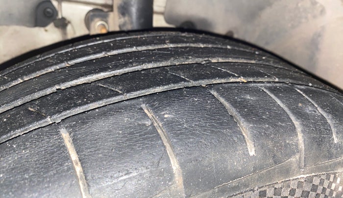2014 Ford Ecosport TITANIUM 1.5L PETROL, Petrol, Manual, 80,160 km, Right Front Tyre Tread