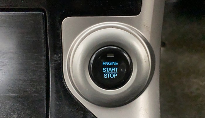 2018 Mahindra XUV500 W11 AT, Diesel, Automatic, 60,820 km, Keyless Start/ Stop Button