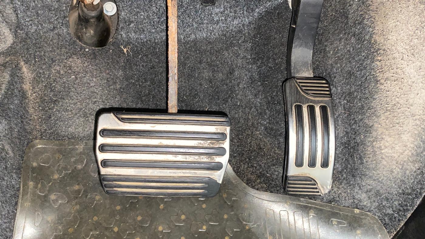 2018 Mahindra XUV500 W11 AT, Diesel, Automatic, 60,820 km, Pedals