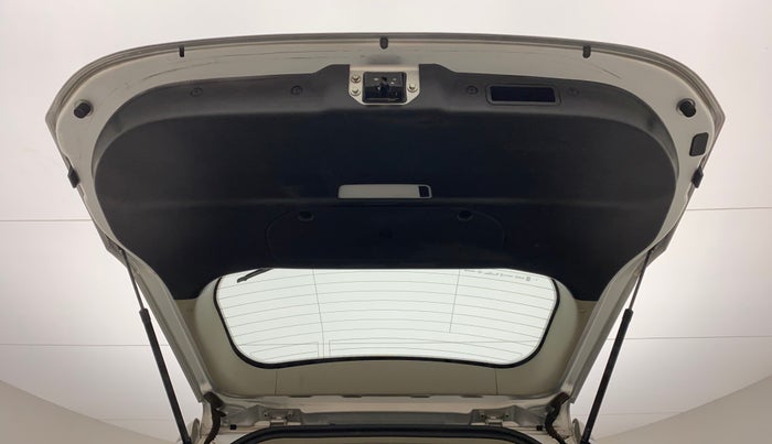 2018 Mahindra XUV500 W11 AT, Diesel, Automatic, 60,820 km, Boot Door Open