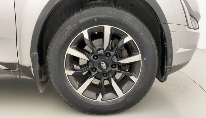 2018 Mahindra XUV500 W11 AT, Diesel, Automatic, 60,820 km, Right Front Wheel