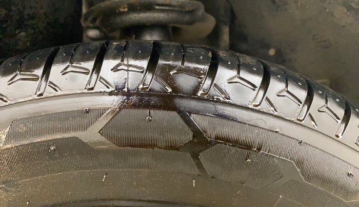 2016 Tata Indigo ECS LX TDI, Diesel, Manual, 1,24,748 km, Right Front Tyre Tread