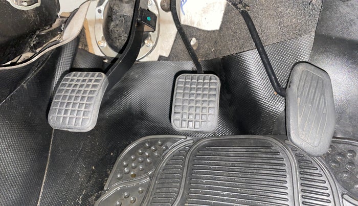 2016 Tata Indigo ECS LX TDI, Diesel, Manual, 1,24,748 km, Pedals