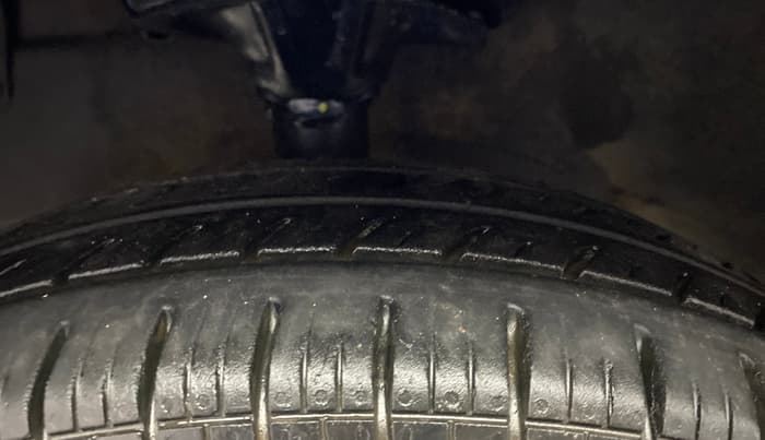 2014 Hyundai Eon D-LITE+, Petrol, Manual, 31,889 km, Left Front Tyre Tread