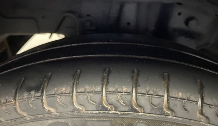 2014 Hyundai Eon D-LITE+, Petrol, Manual, 31,889 km, Right Rear Tyre Tread