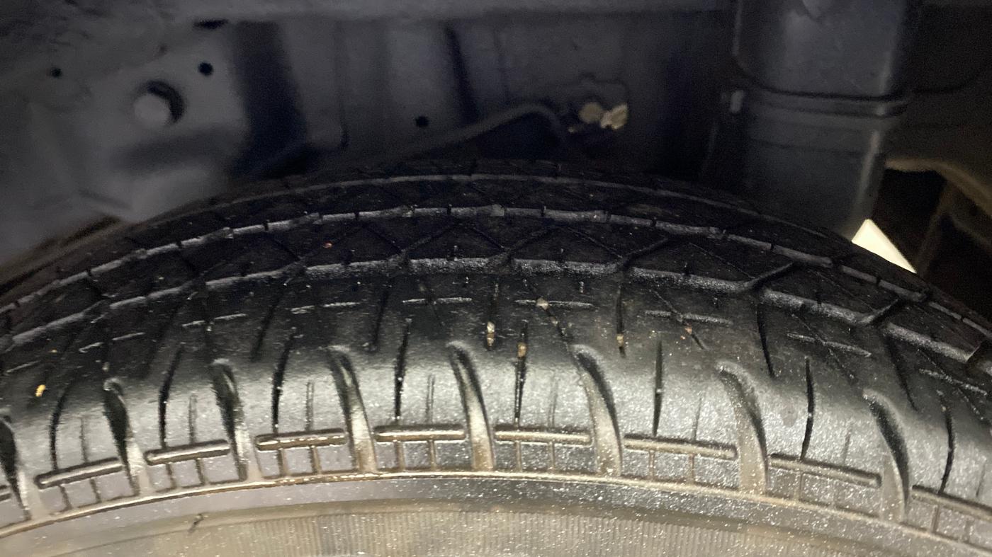 2014 Hyundai Eon D-LITE+, Petrol, Manual, 31,889 km, Left Rear Tyre Tread